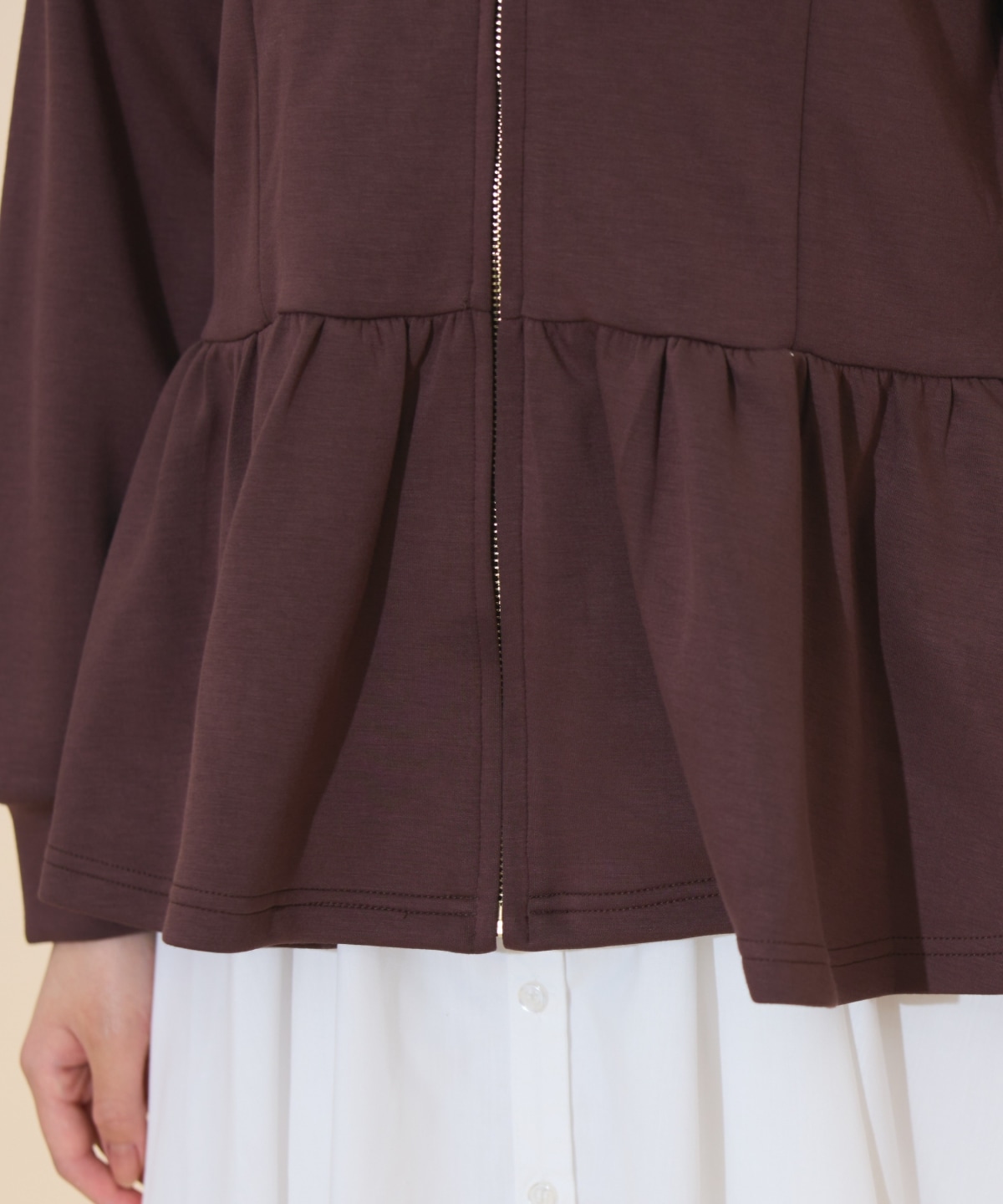 ペプラムパーカー