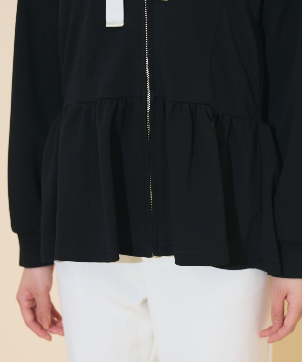 ペプラムパーカー