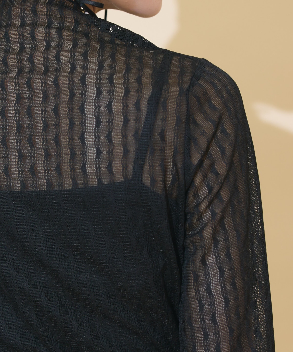 メロウハイネックトップス