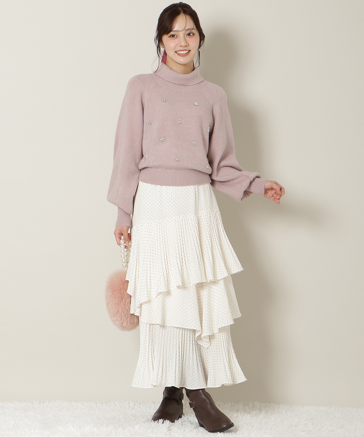 ビジューハイネックニットプルオーバー