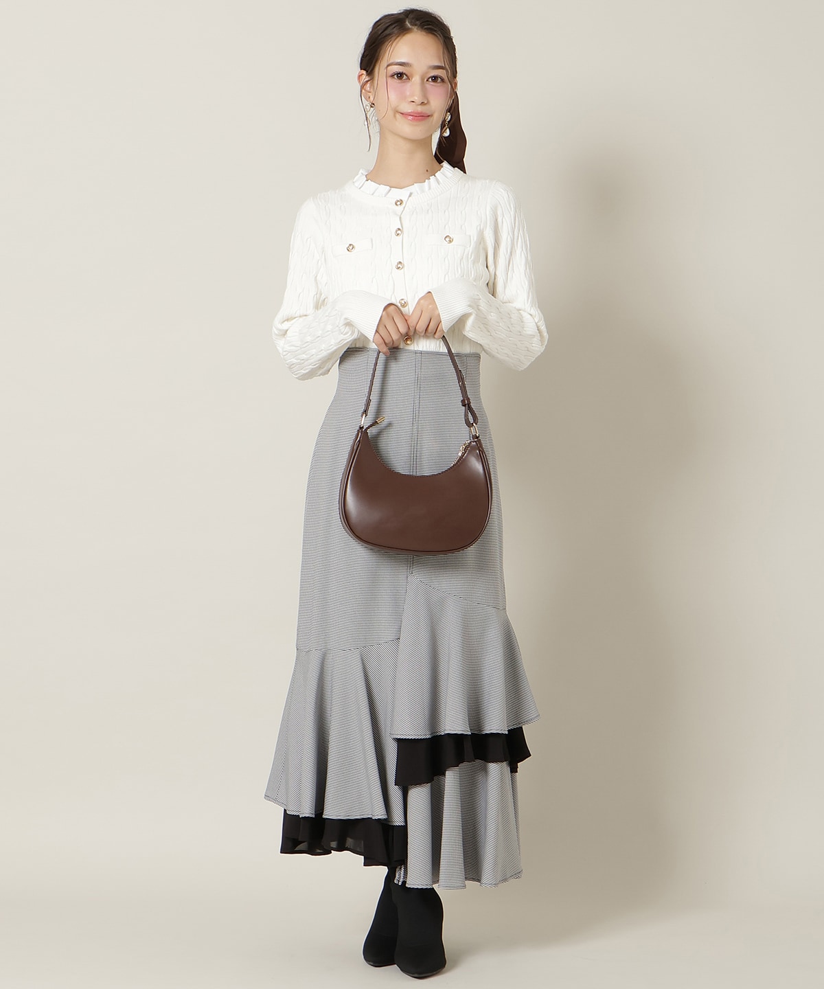 フリルレイヤードケーブルニット