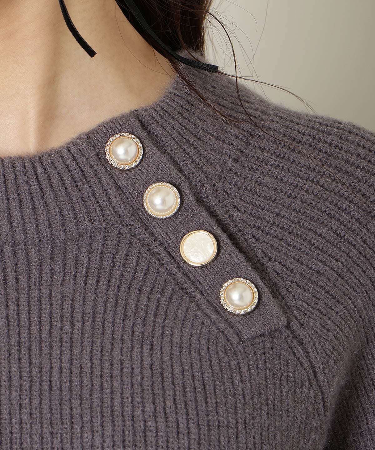 【KNIT PLEATS SET series】アソートボタンデザインニット