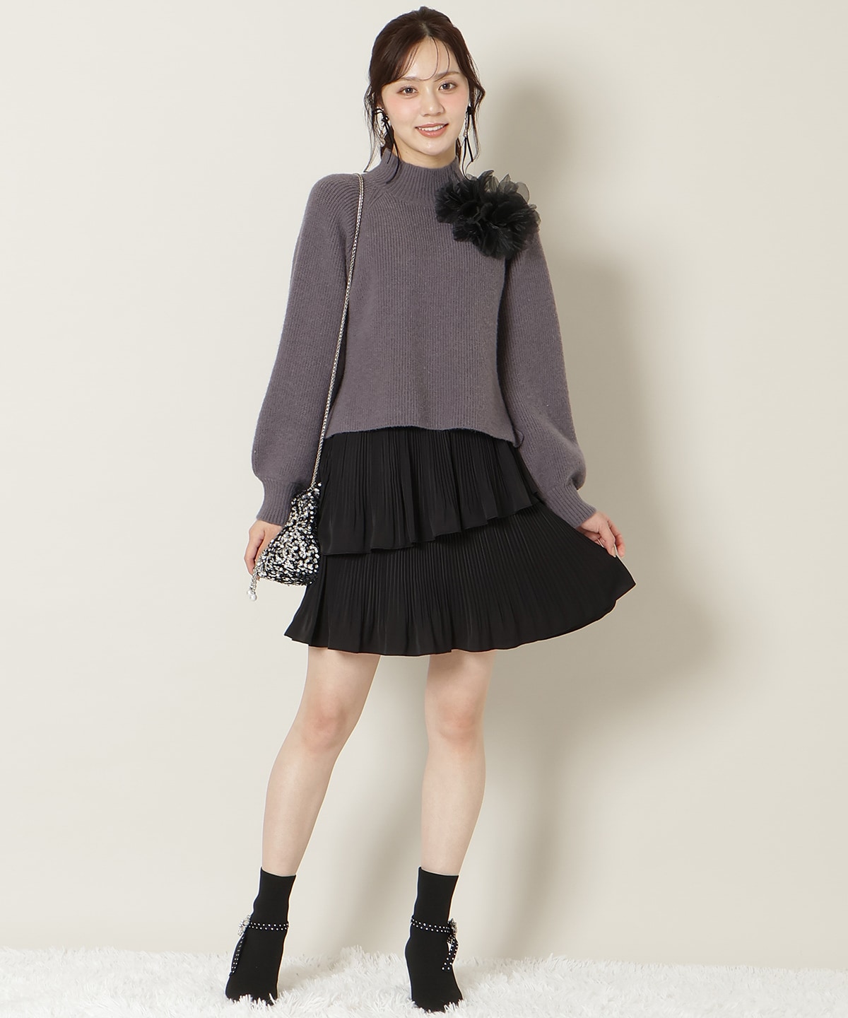 【KNIT PLEATS SET series】フラワーモチーフボトルネックニット