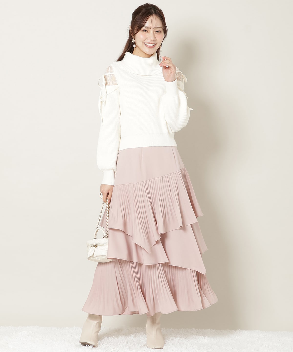 レースショルダーオフタートルニット