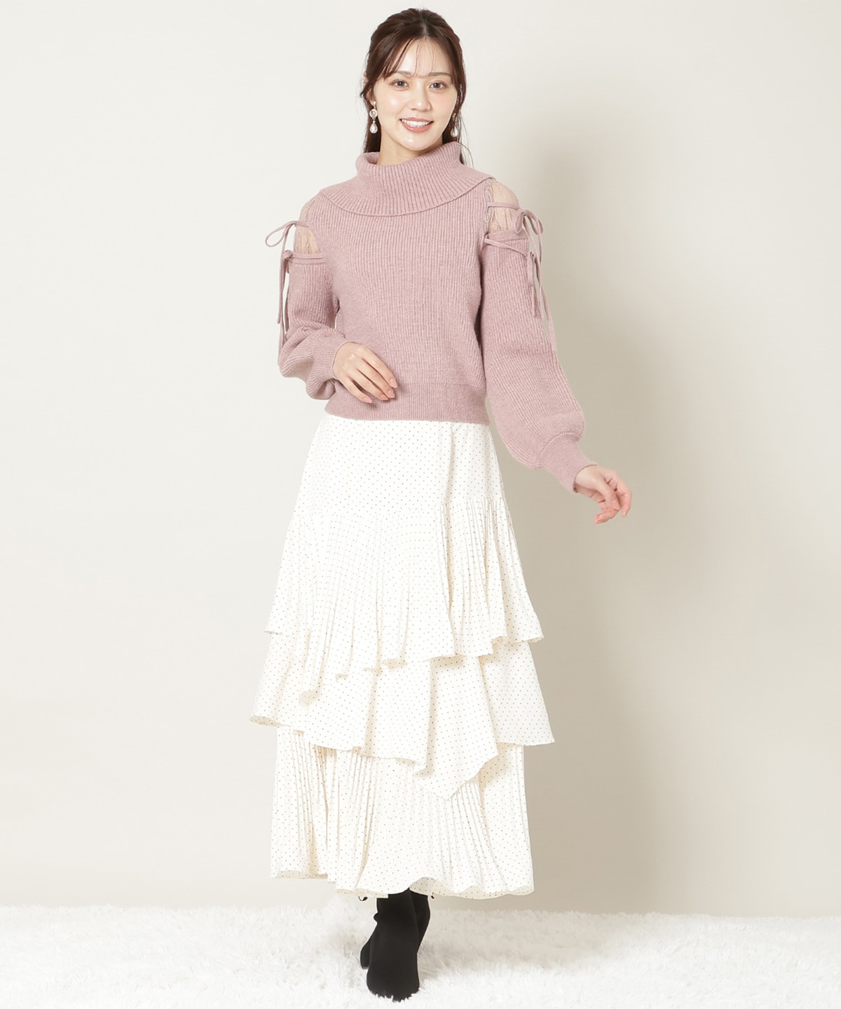 レースショルダーオフタートルニット