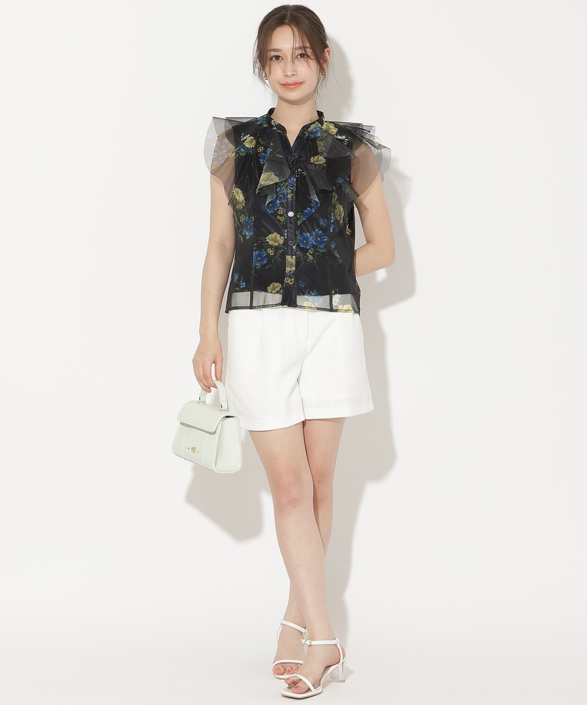 フラワーメッシュラッフルブラウス