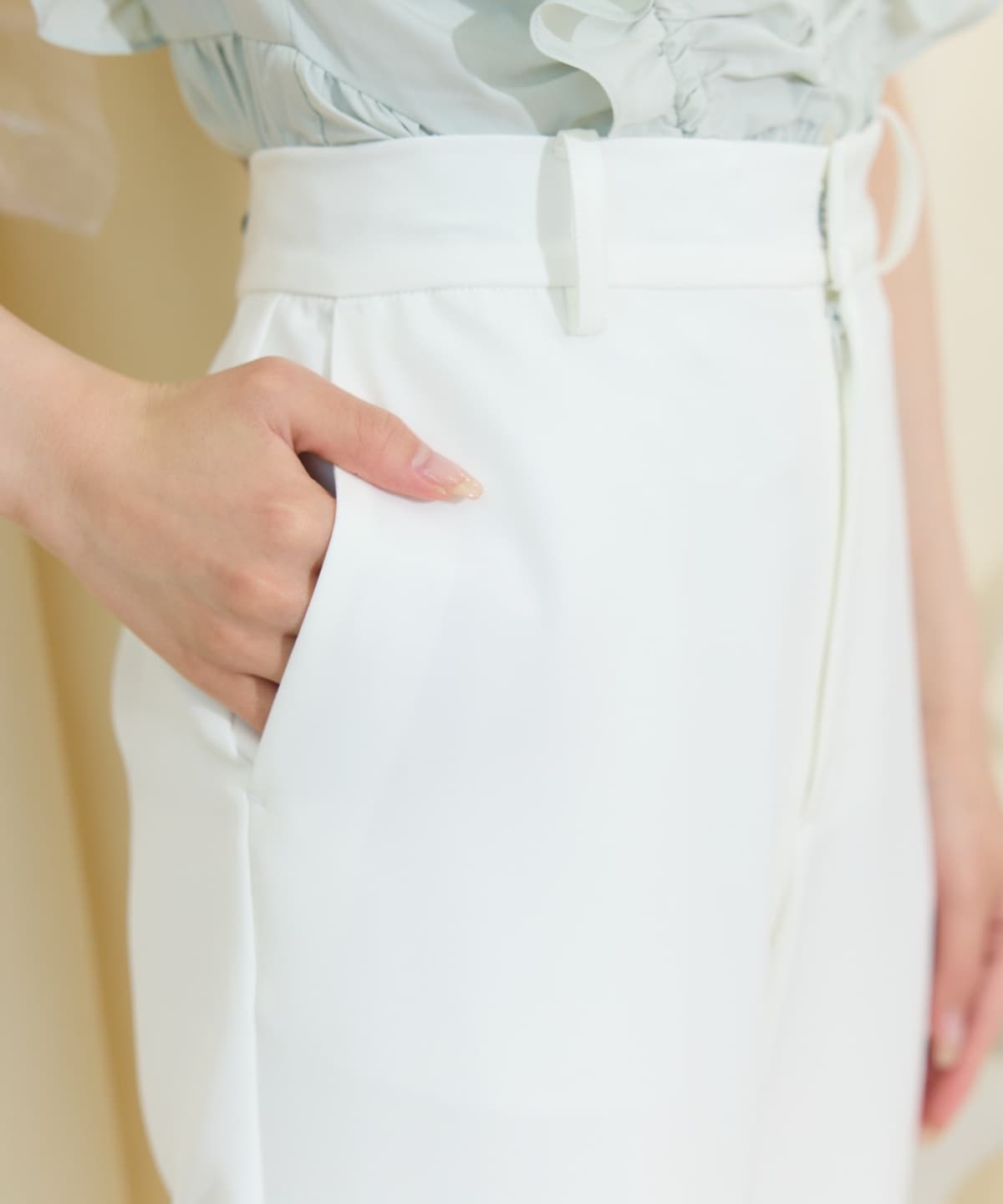 パールデザインテーパードパンツ