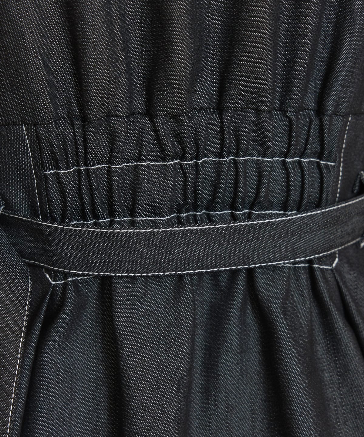 ベルト付きタックスリーブフレアワンピース