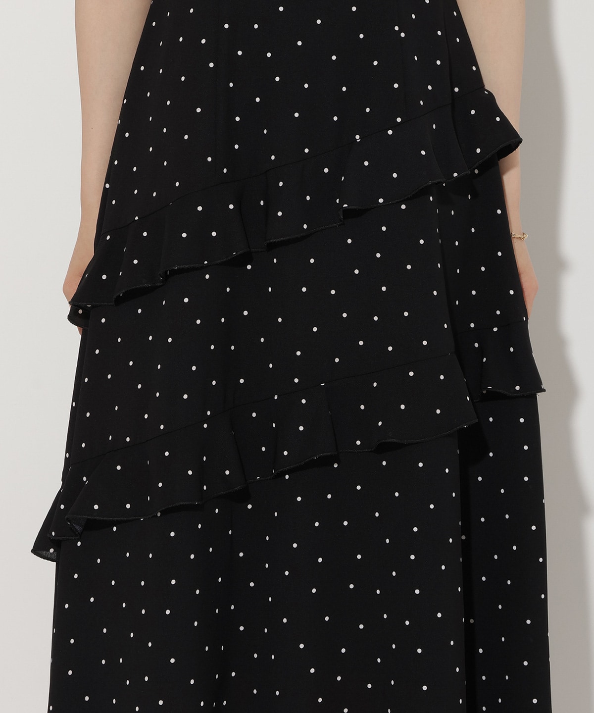 【6/11(thu)10時発売】ラッフルフリルティアードワンピース