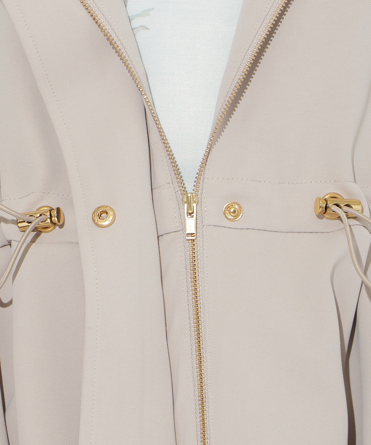 ドロストペプラムフードブルゾン