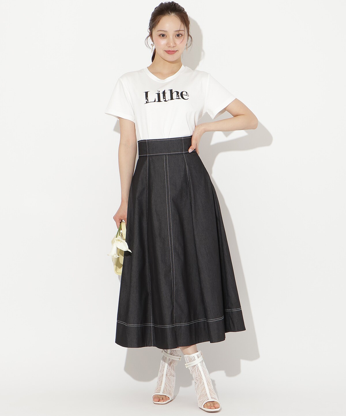 ビジュー付き刺繍ロゴTシャツ