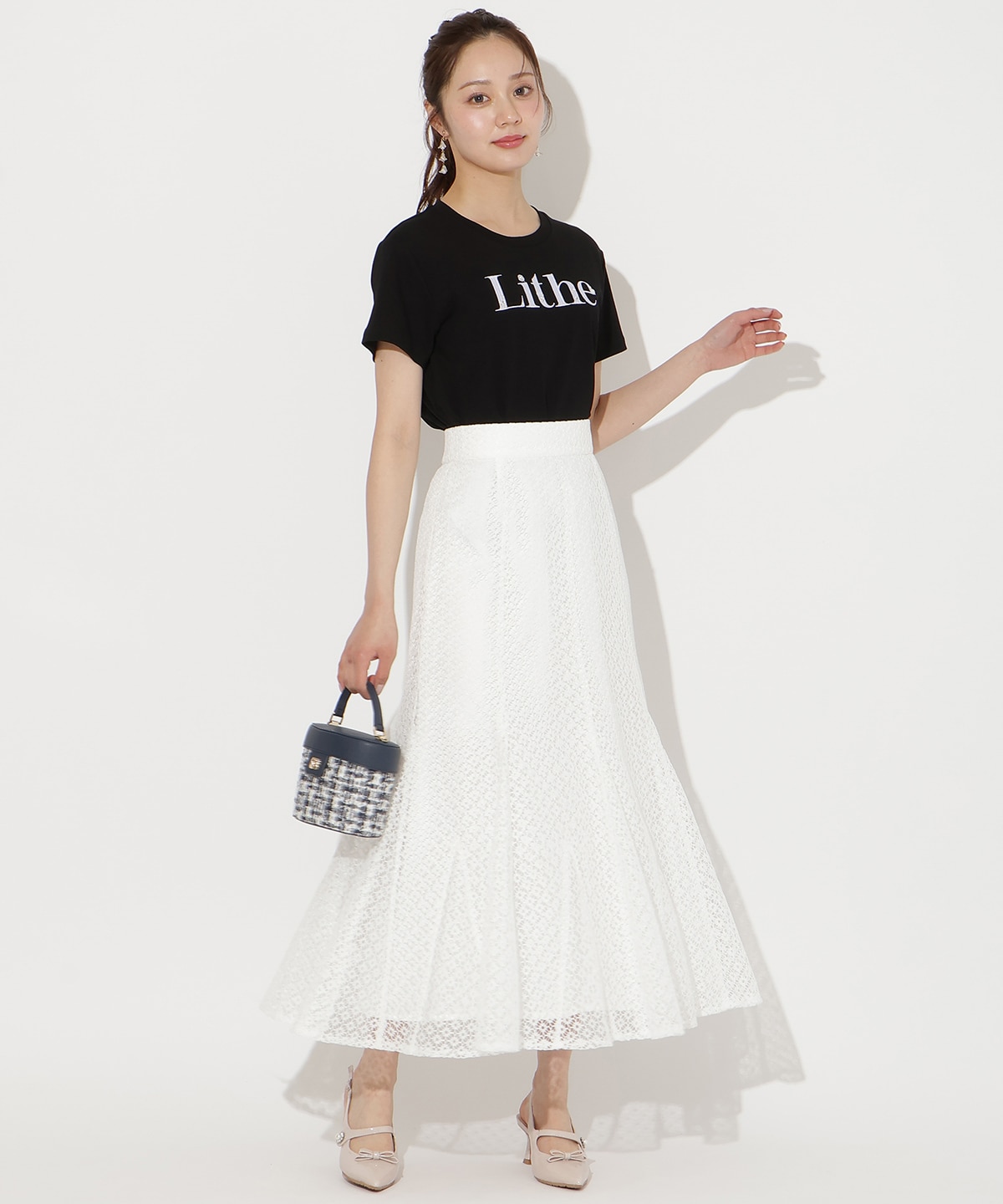 ビジュー付き刺繍ロゴTシャツ