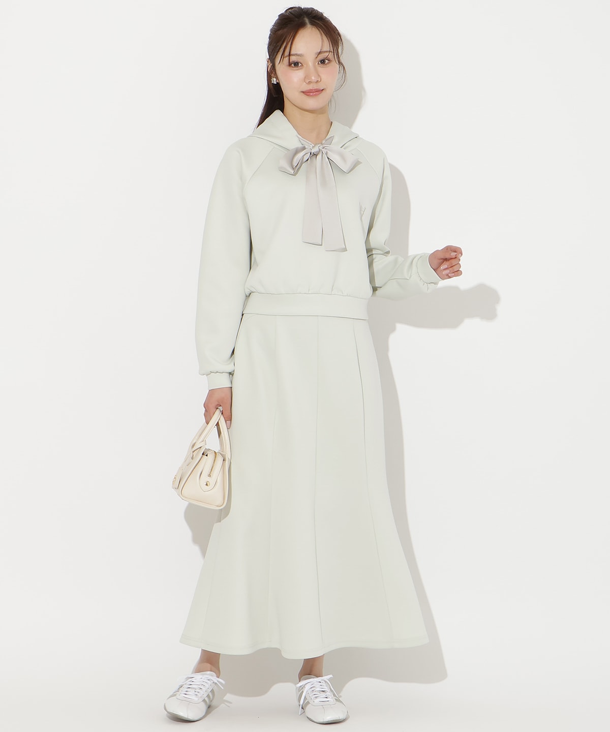 【3/12(thu)10時発売】リボンスウェットフーディー