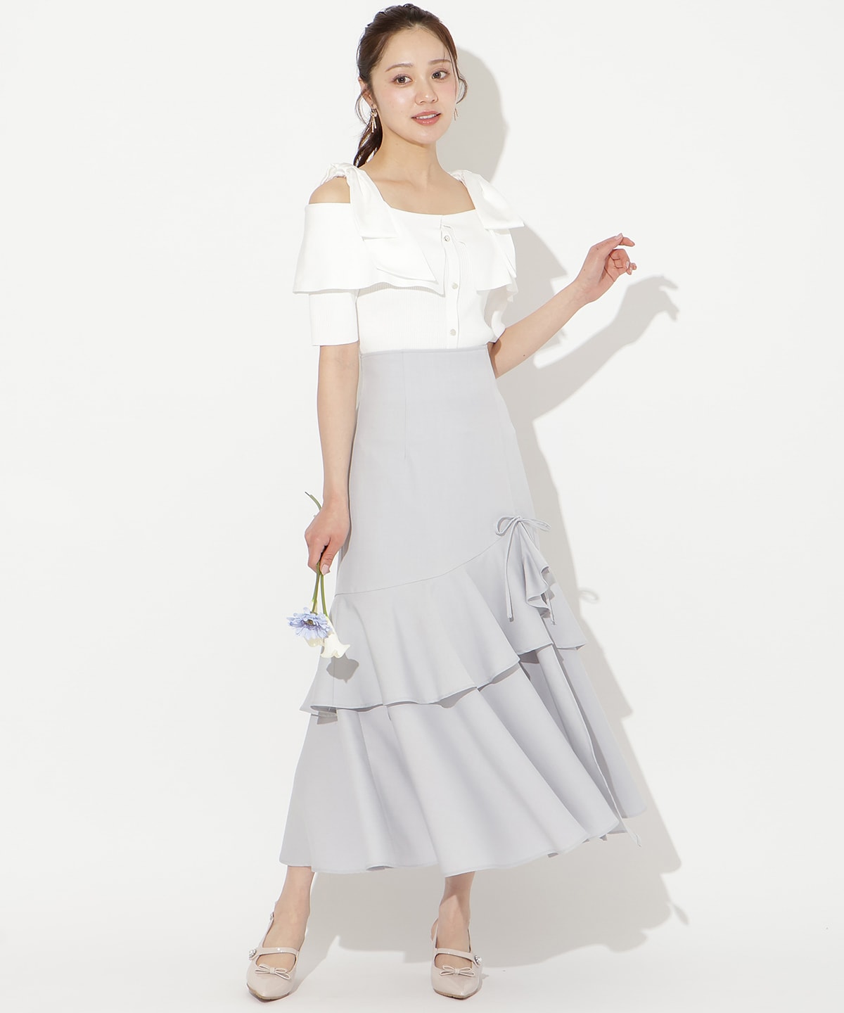 リボンオフショルハーフスリーブニット