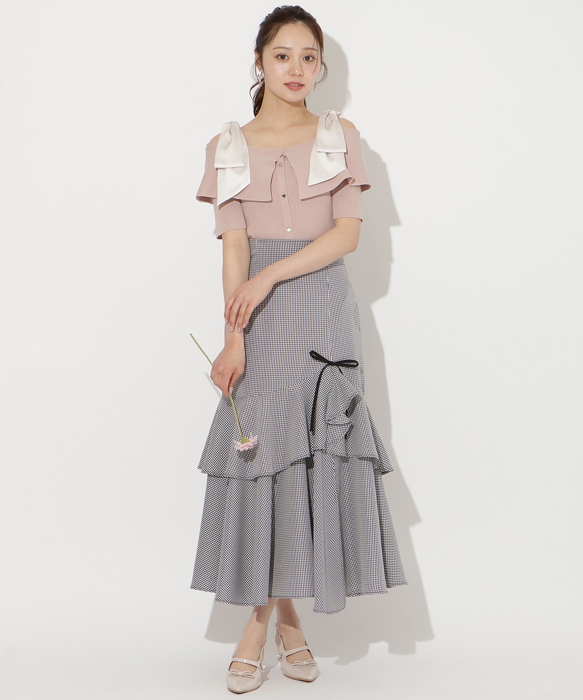 リボンオフショルハーフスリーブニット