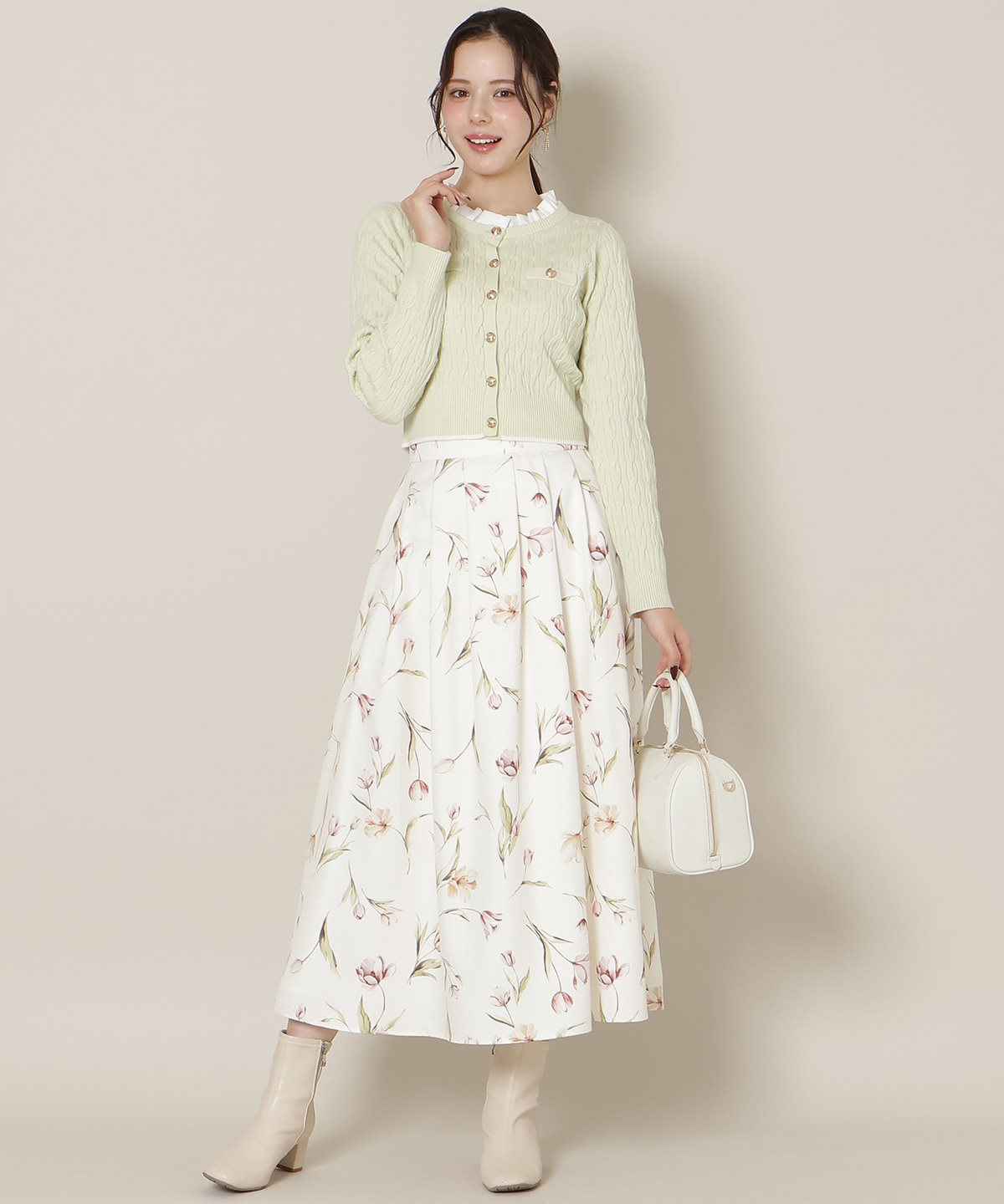 フリルレイヤードケーブルニット