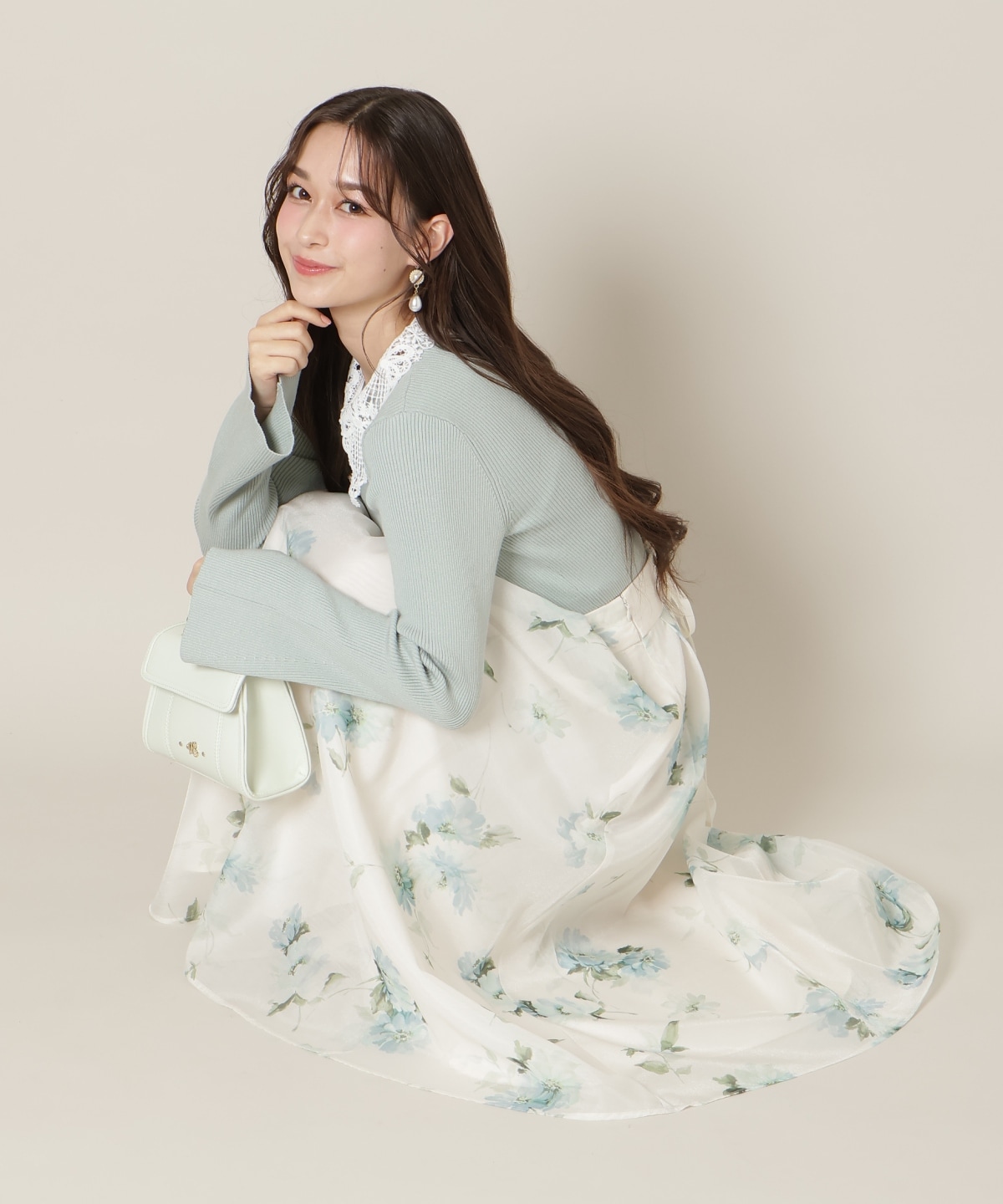 リボンレースカラーフレアスリーブニット