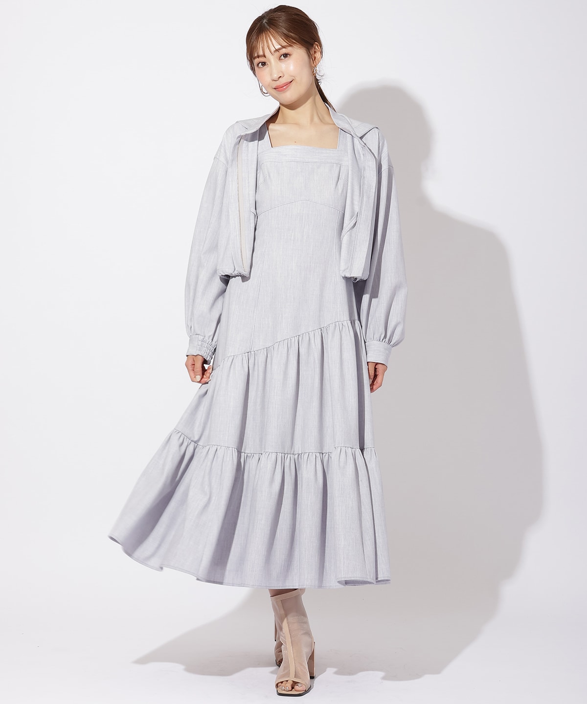 クロップドフーディ＋ティアードワンピース