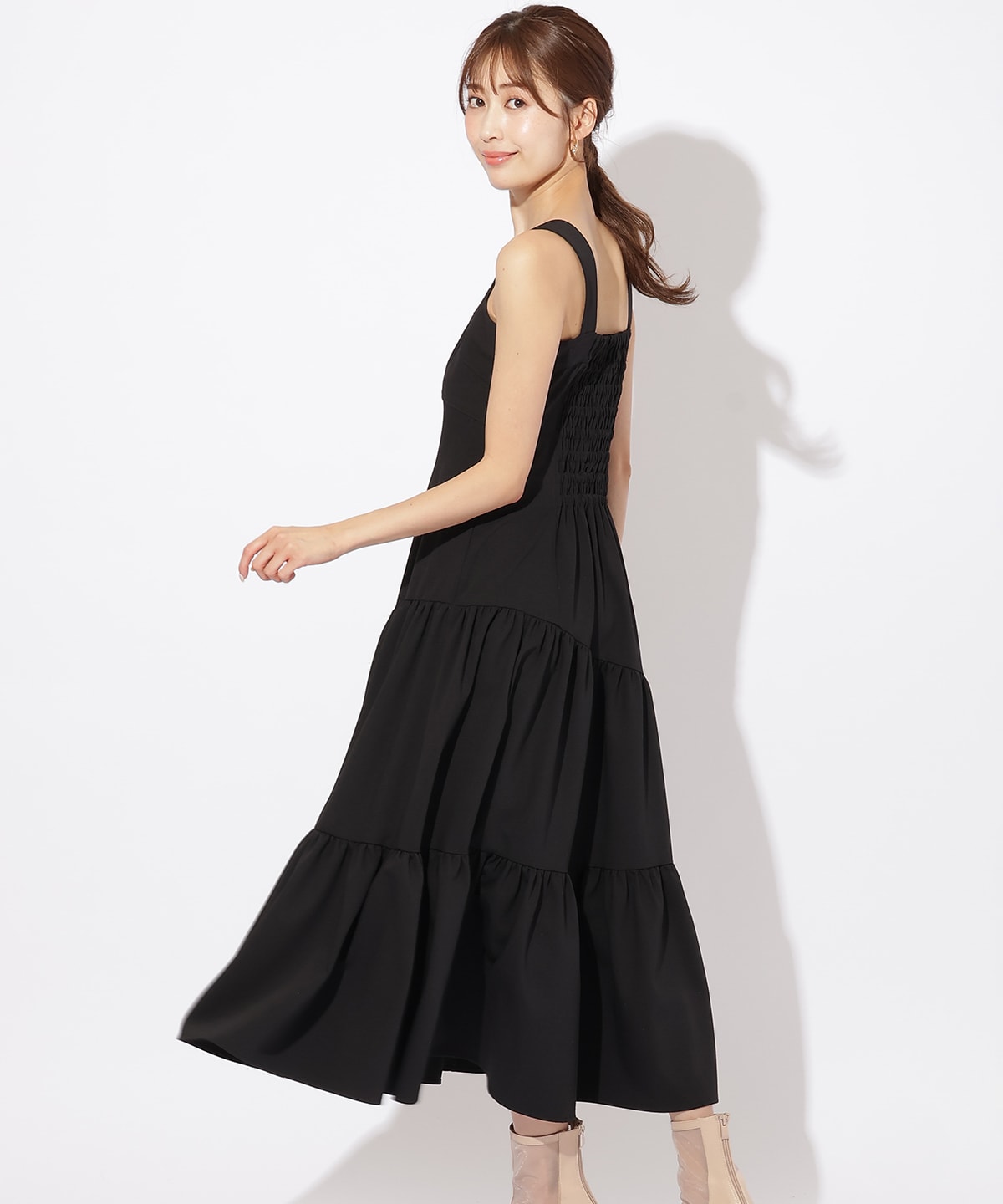 クロップドフーディ＋ティアードワンピース