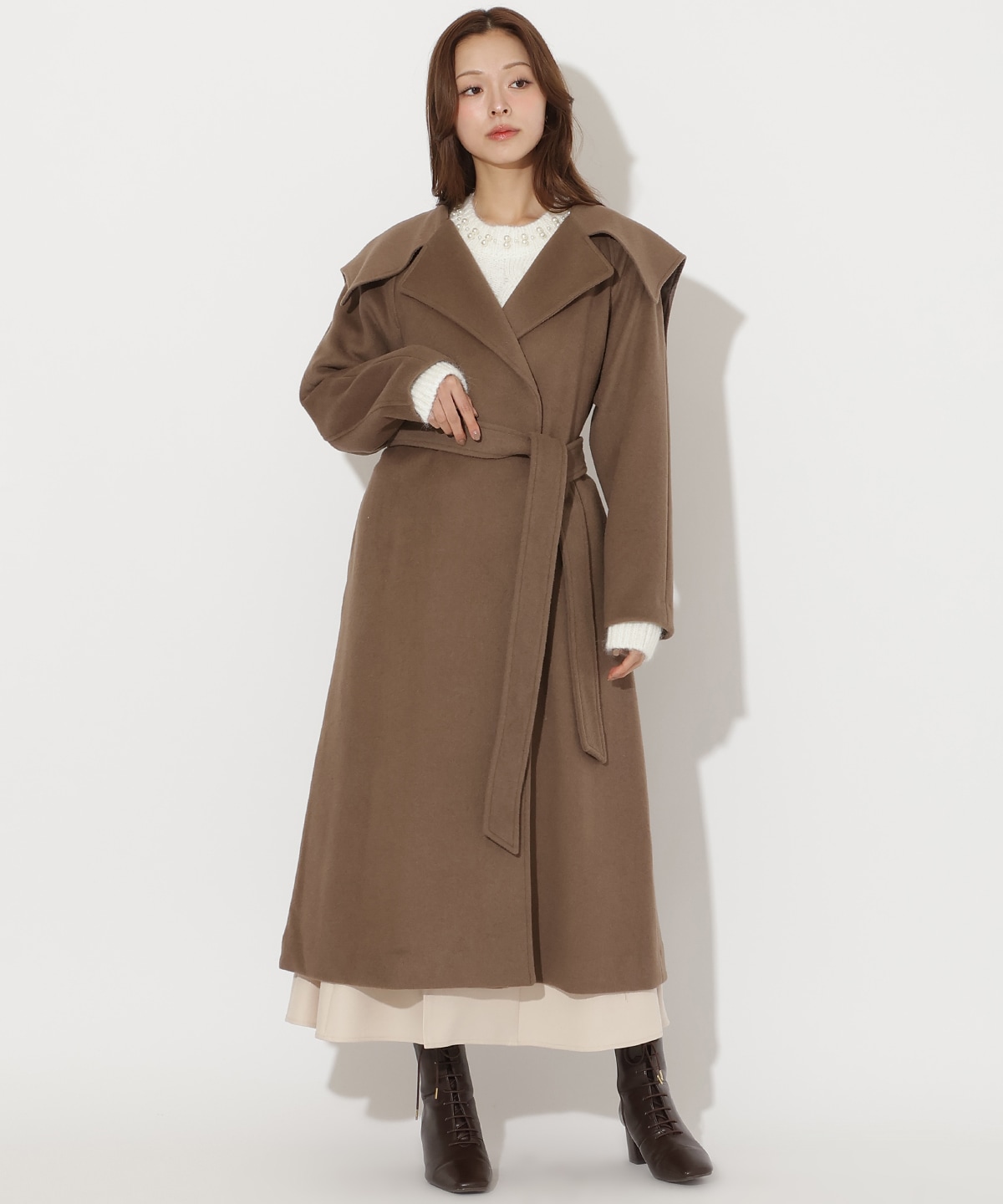 ケープカラーロングコート