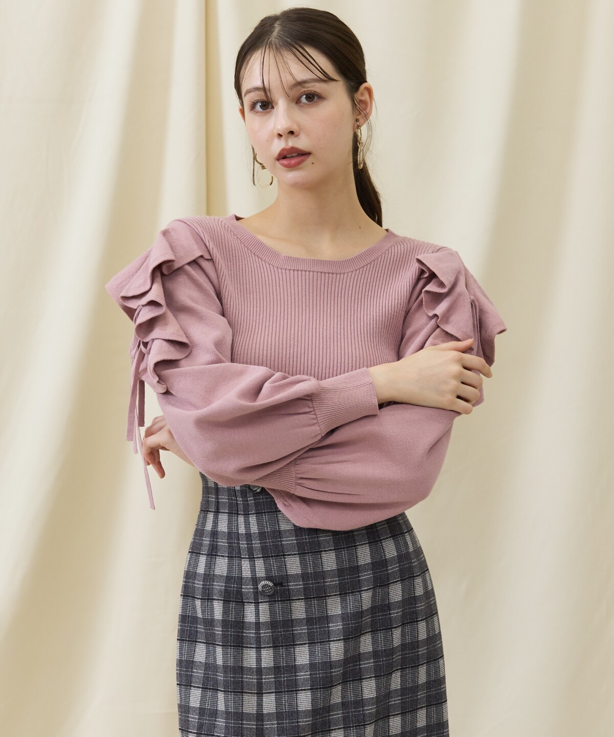 袖フリルニット