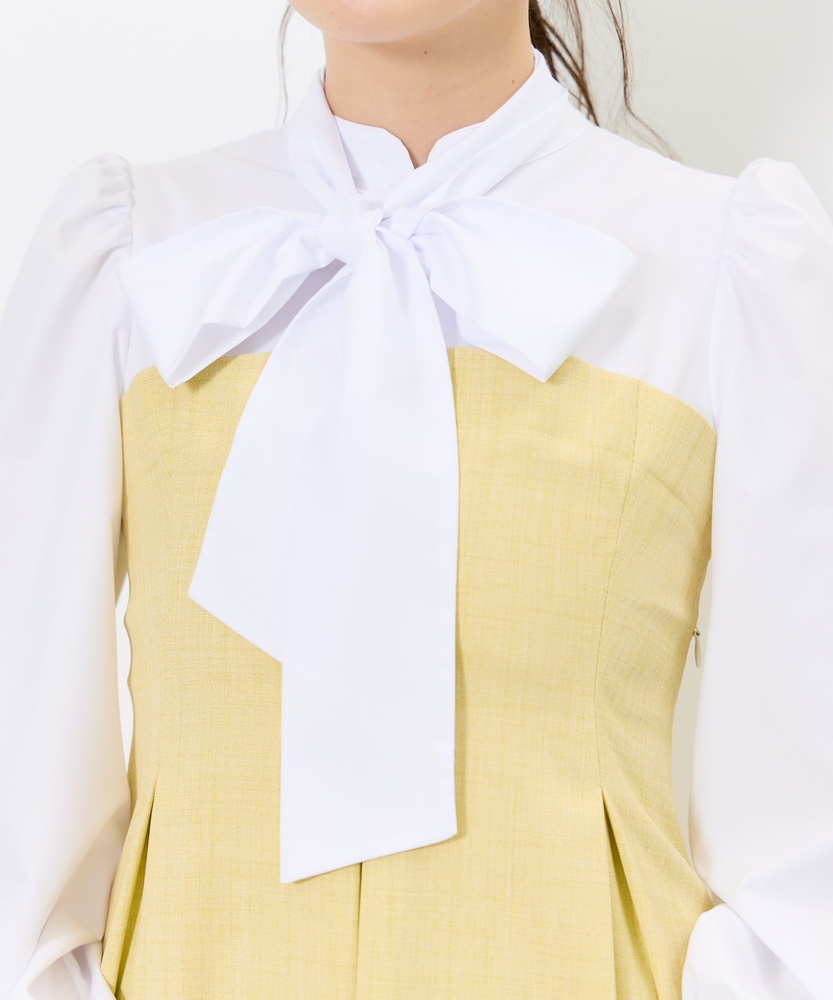 ヨーク切替リボンタイワンピース