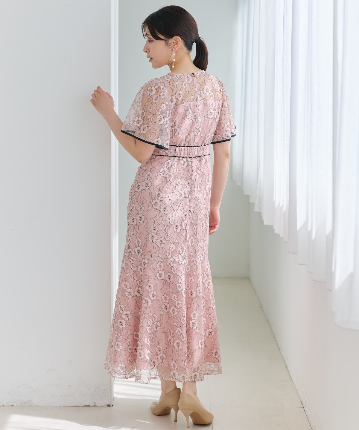 アシメギャザーパイピングレースドレス