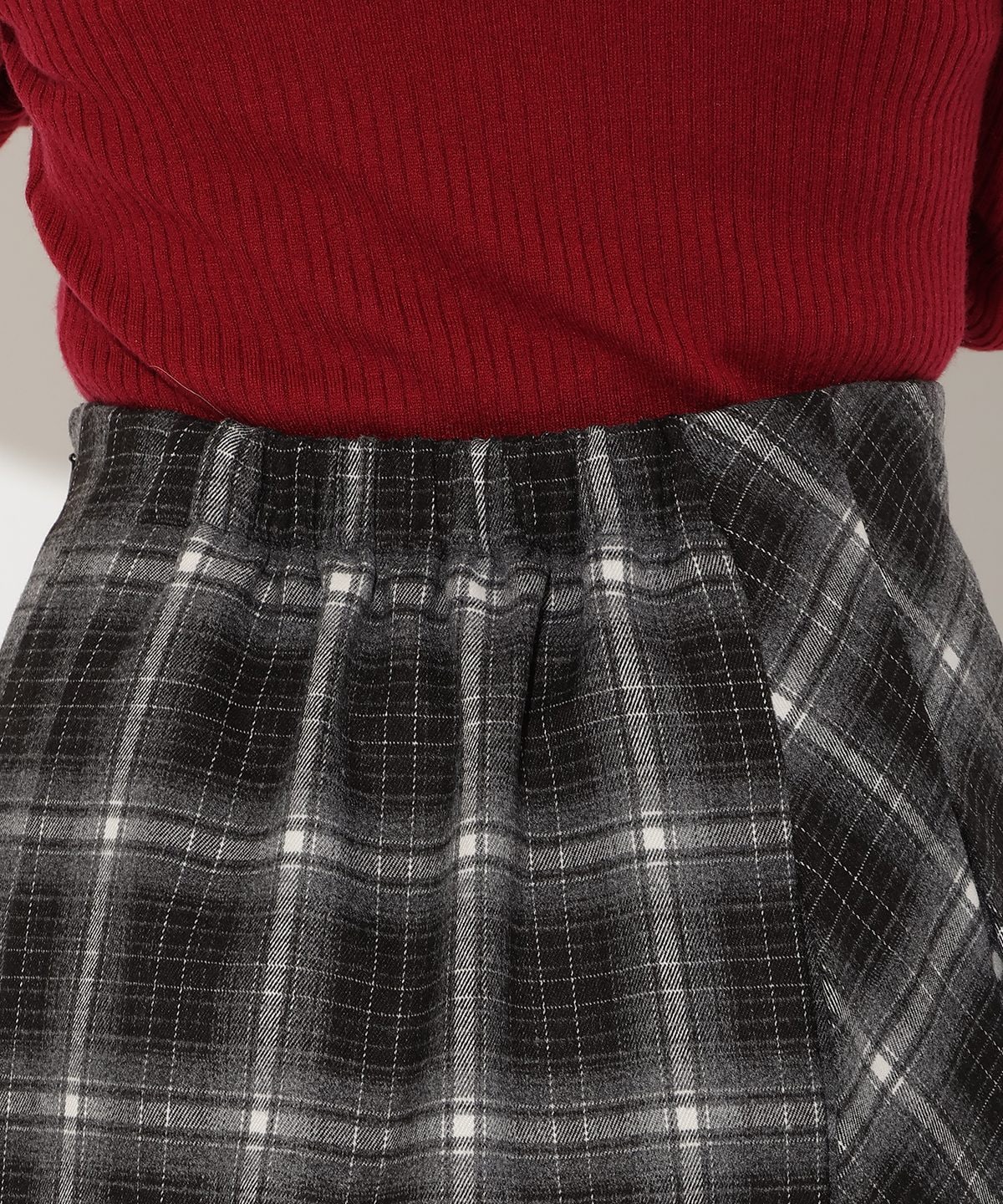 チェックミニスカート