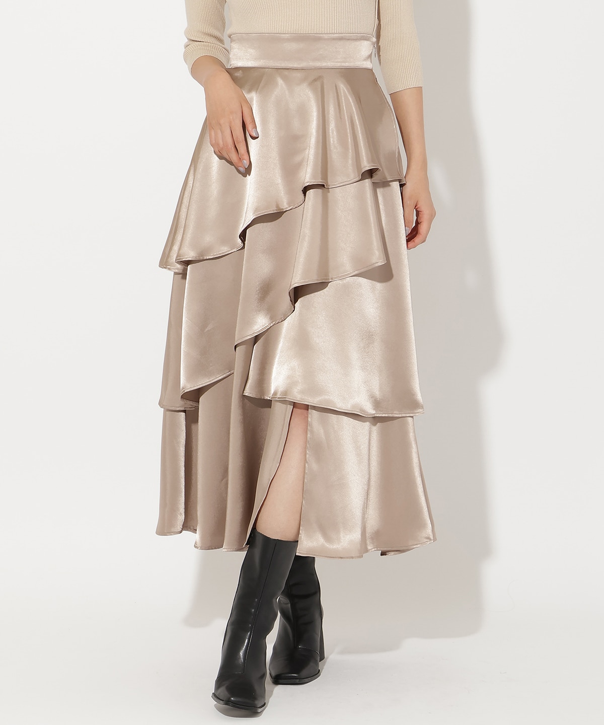 サテンアシメフリルティアードスカート