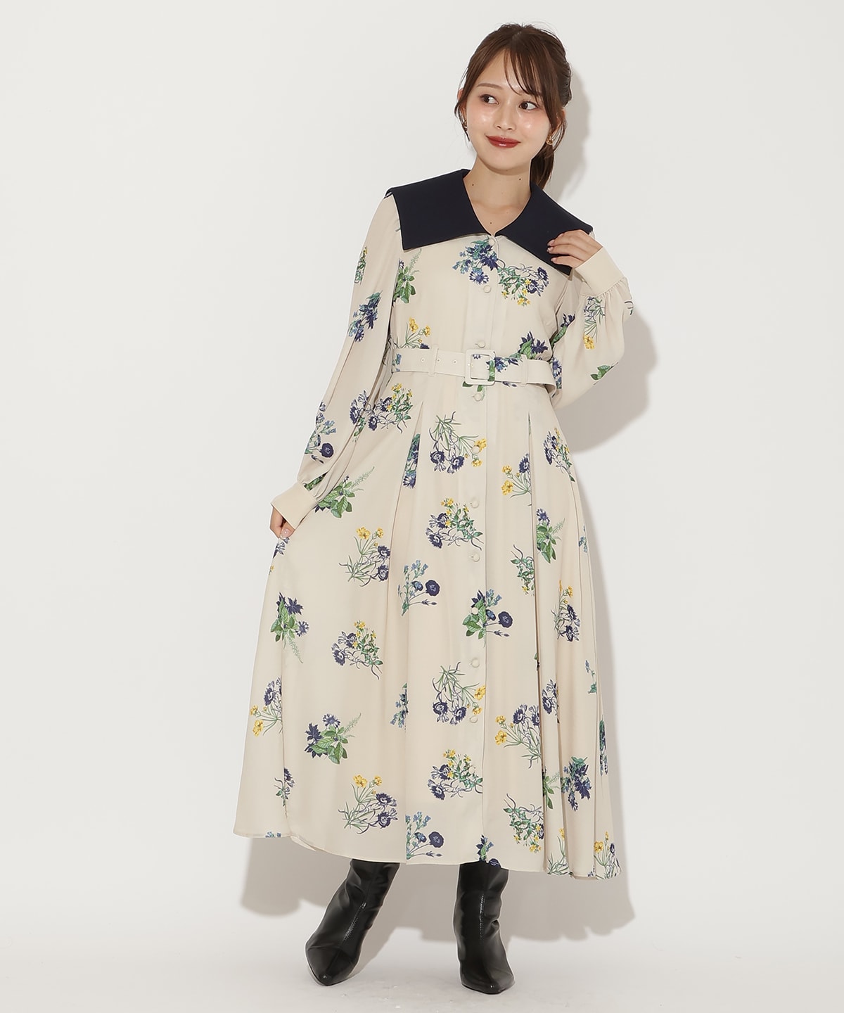 ドローイングフラワー配色襟長袖ワンピース