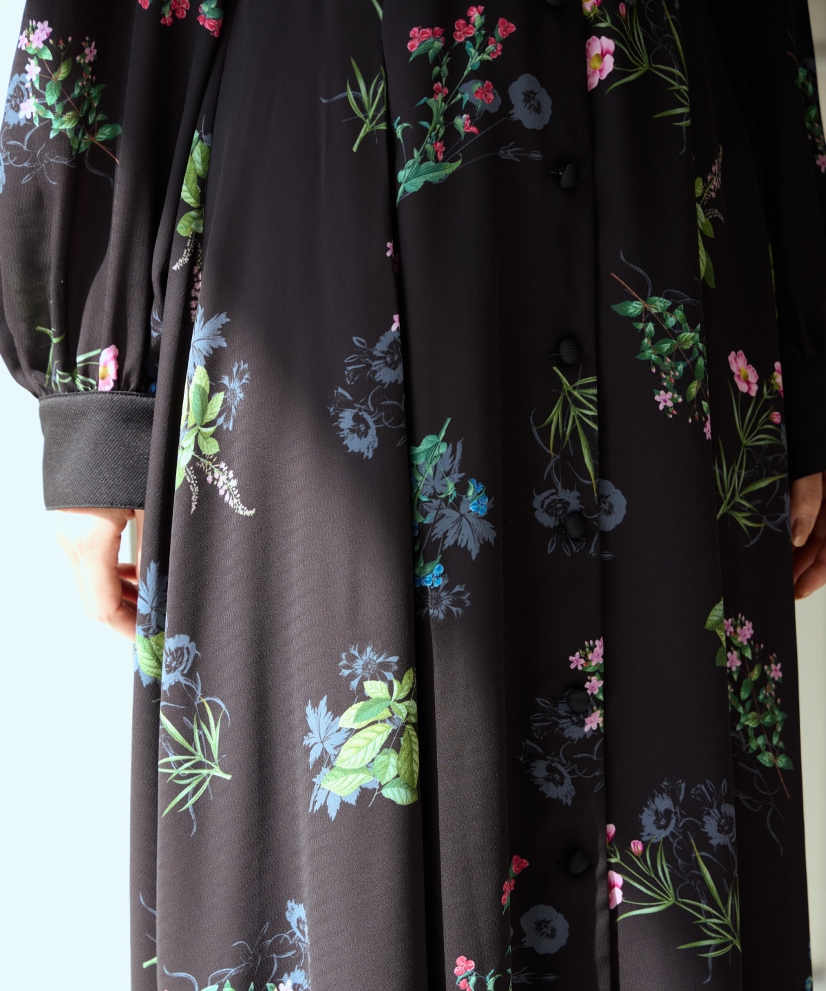 ドローイングフラワー配色襟長袖ワンピース