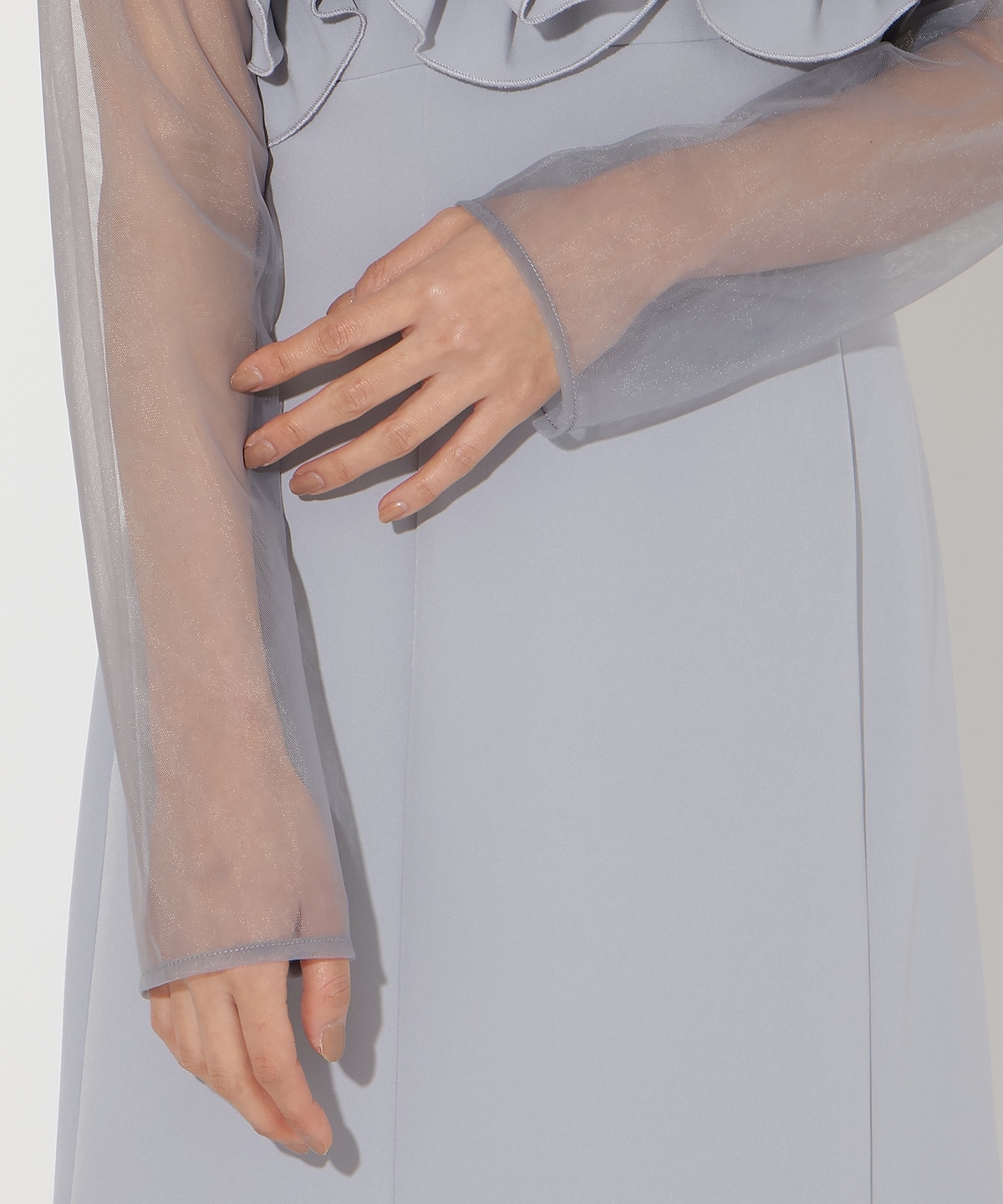 ボリュームフリルドレス