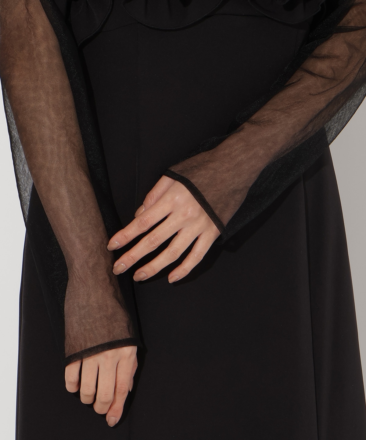 ボリュームフリルドレス