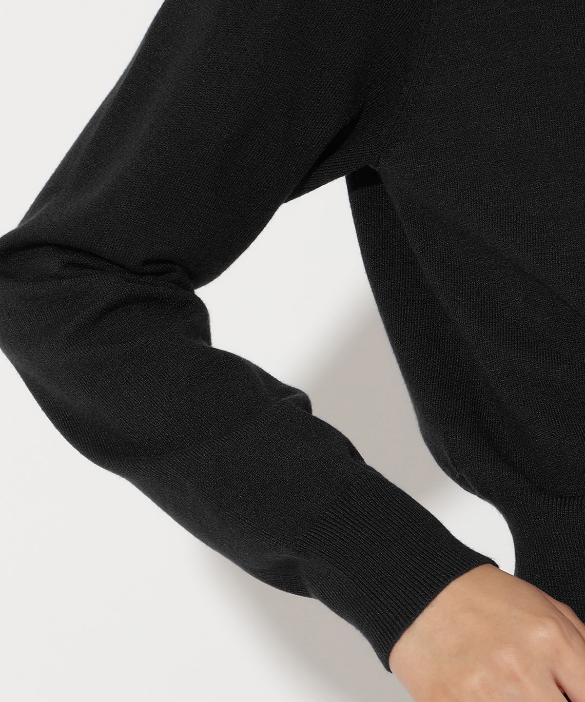 ビジューボタンクルーネックカーディガン