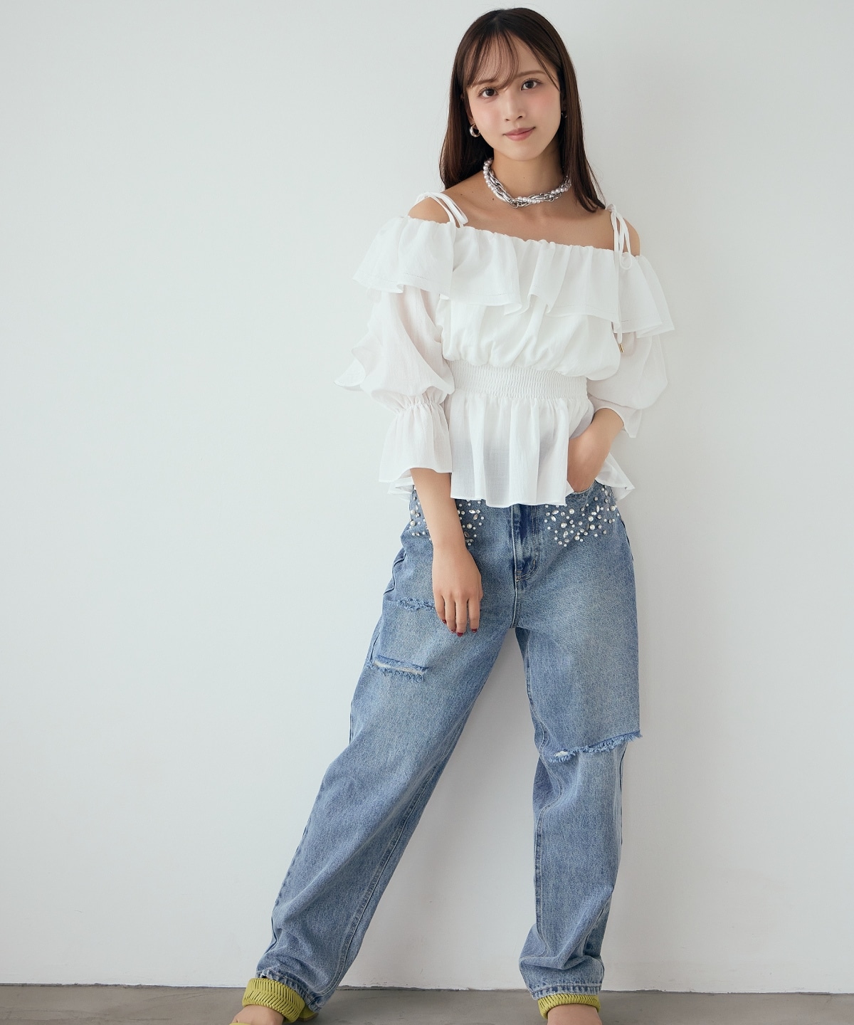 【先行予約受付中】オフショルフリルブラウス