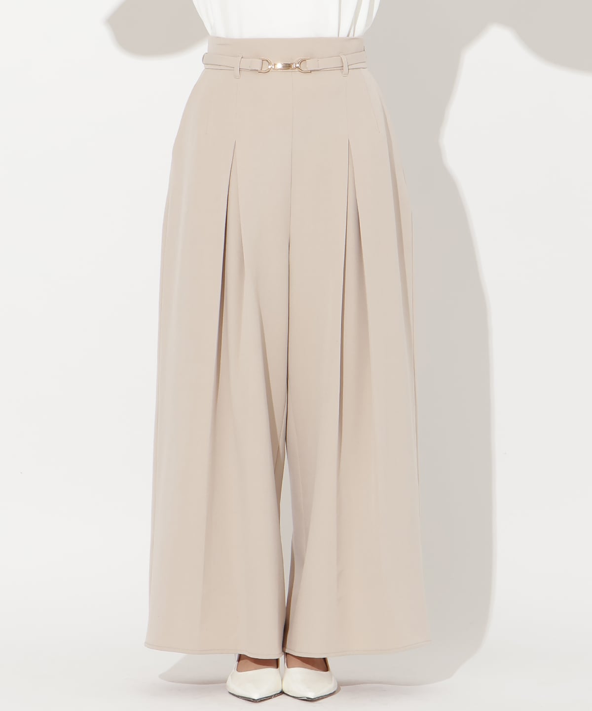 【先行予約受付中】ハイウエストタックワイドパンツ