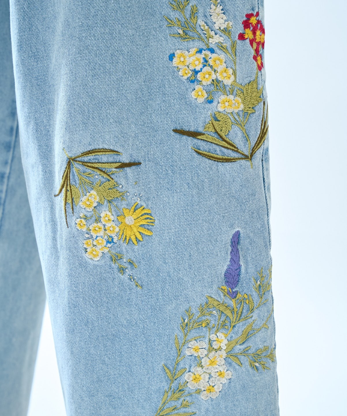 【先行予約受付中】刺繍デニムパンツ