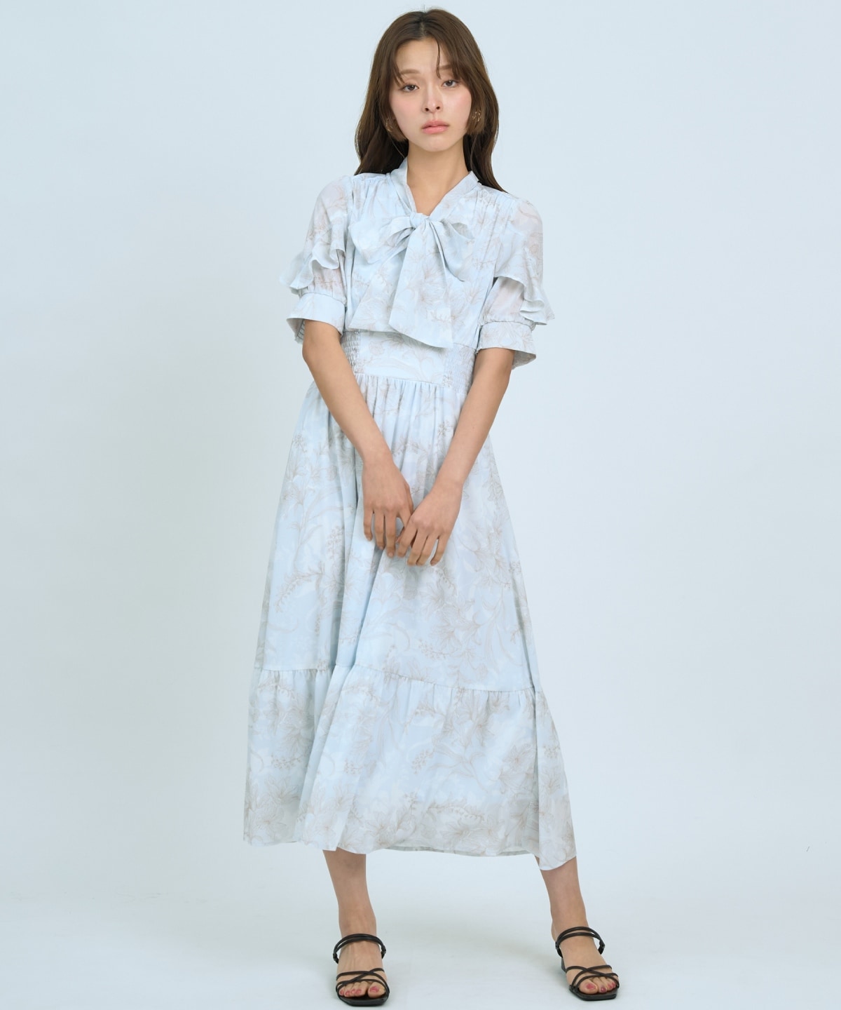 【先行予約受付中】ラインフラワーハーフスリーブワンピース