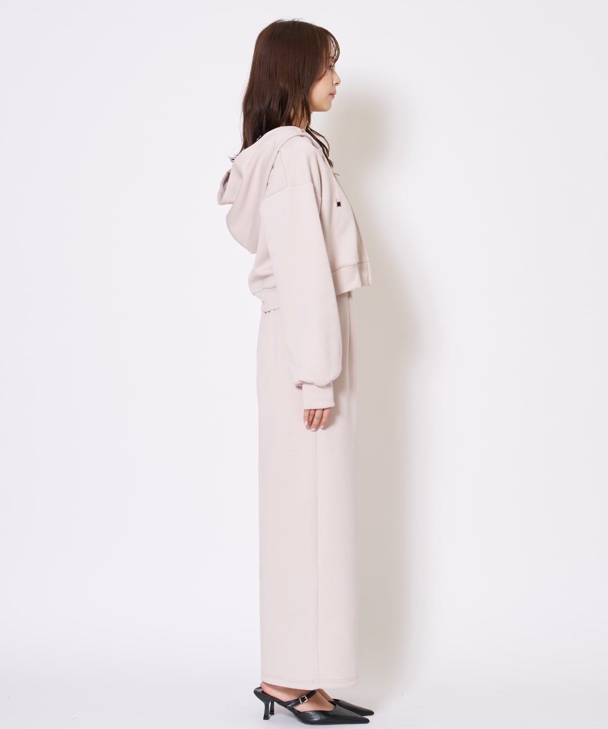 刺繍パーカー×オールインワン