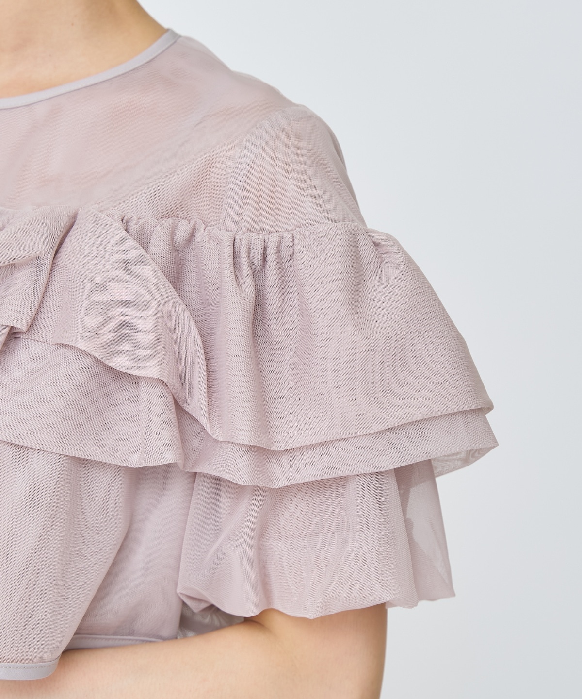 チュールレイヤードスパンコールドレス