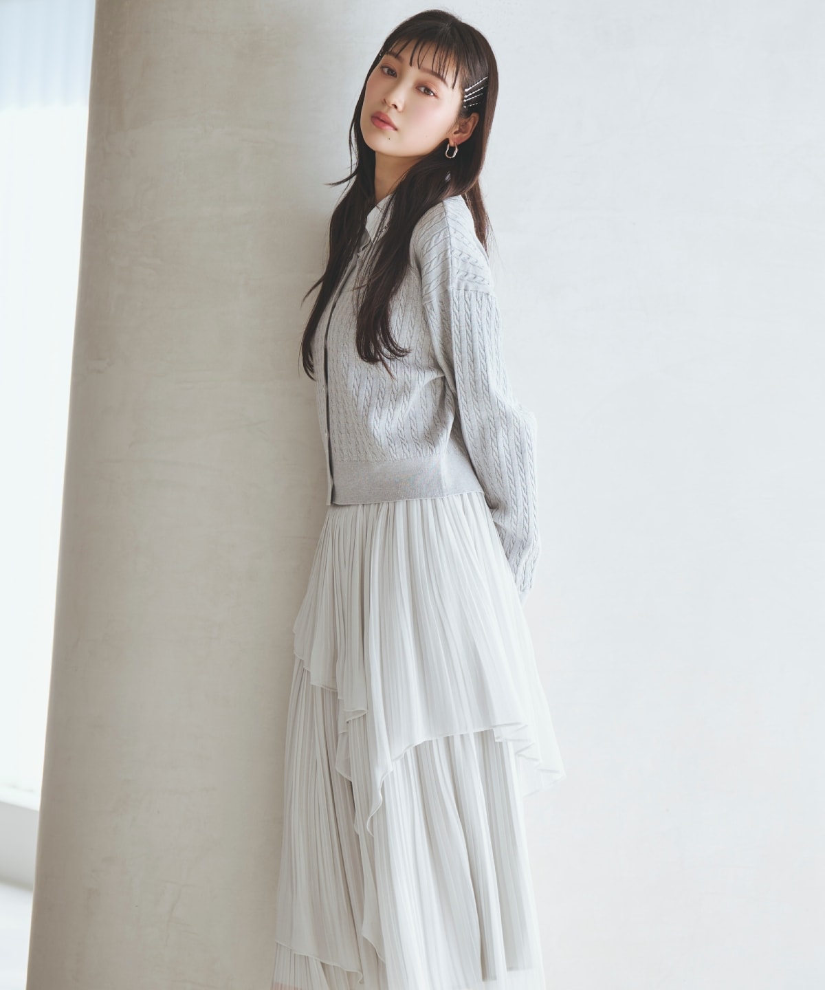 【先行予約受付中】シャツレイヤード風ケーブルカーディガン