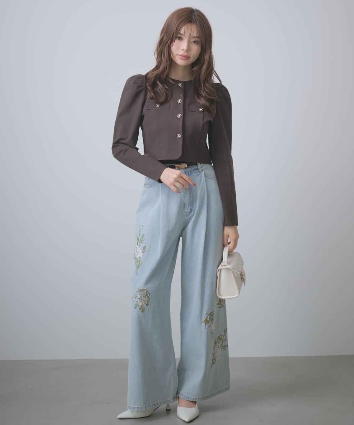 【先行予約受付中】ビジュー付き刺繍デニムパンツ