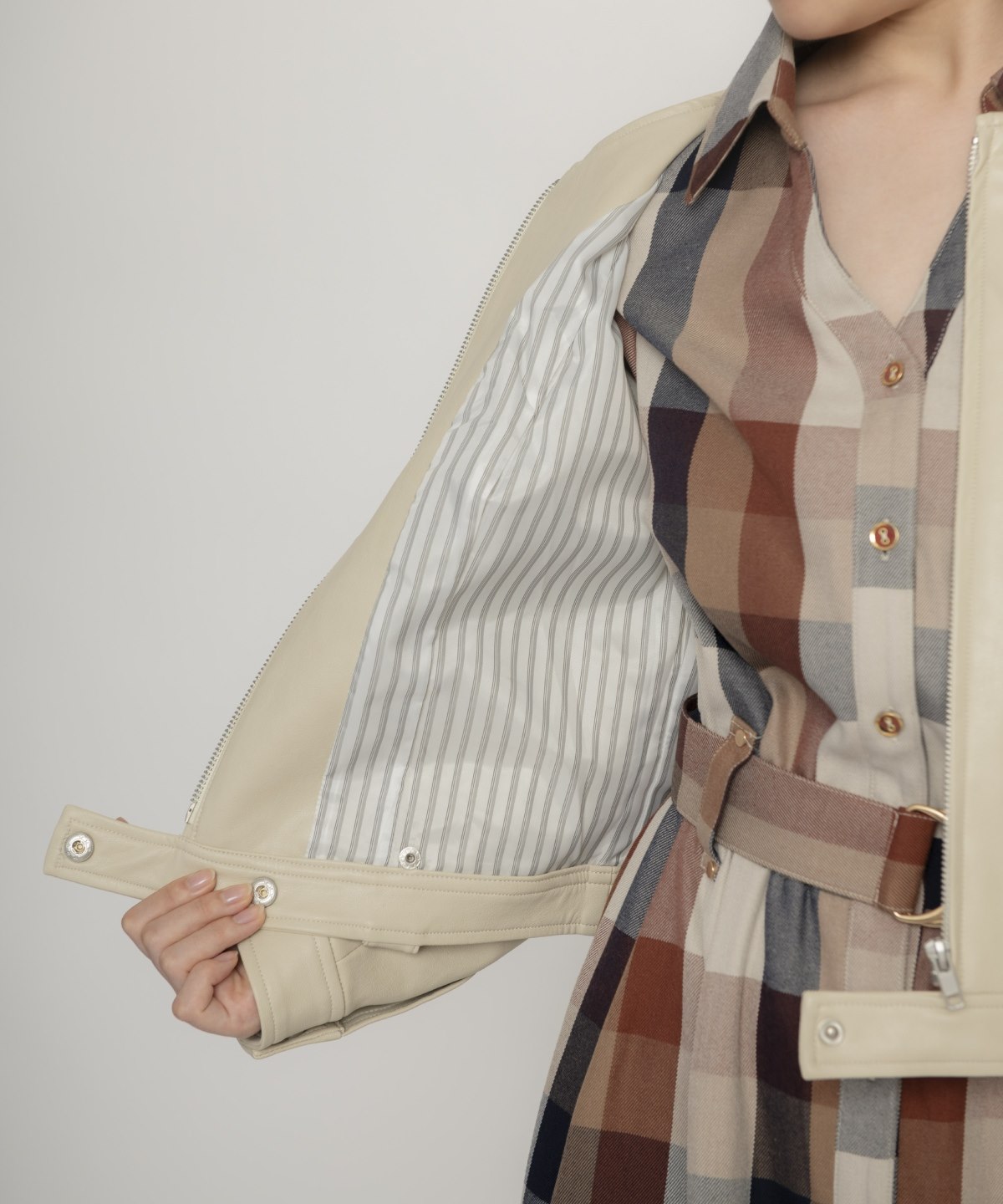 ノーカラーライダースジャケット S ベージュ Redyazel 公式オンラインショップ バーンデストローズ