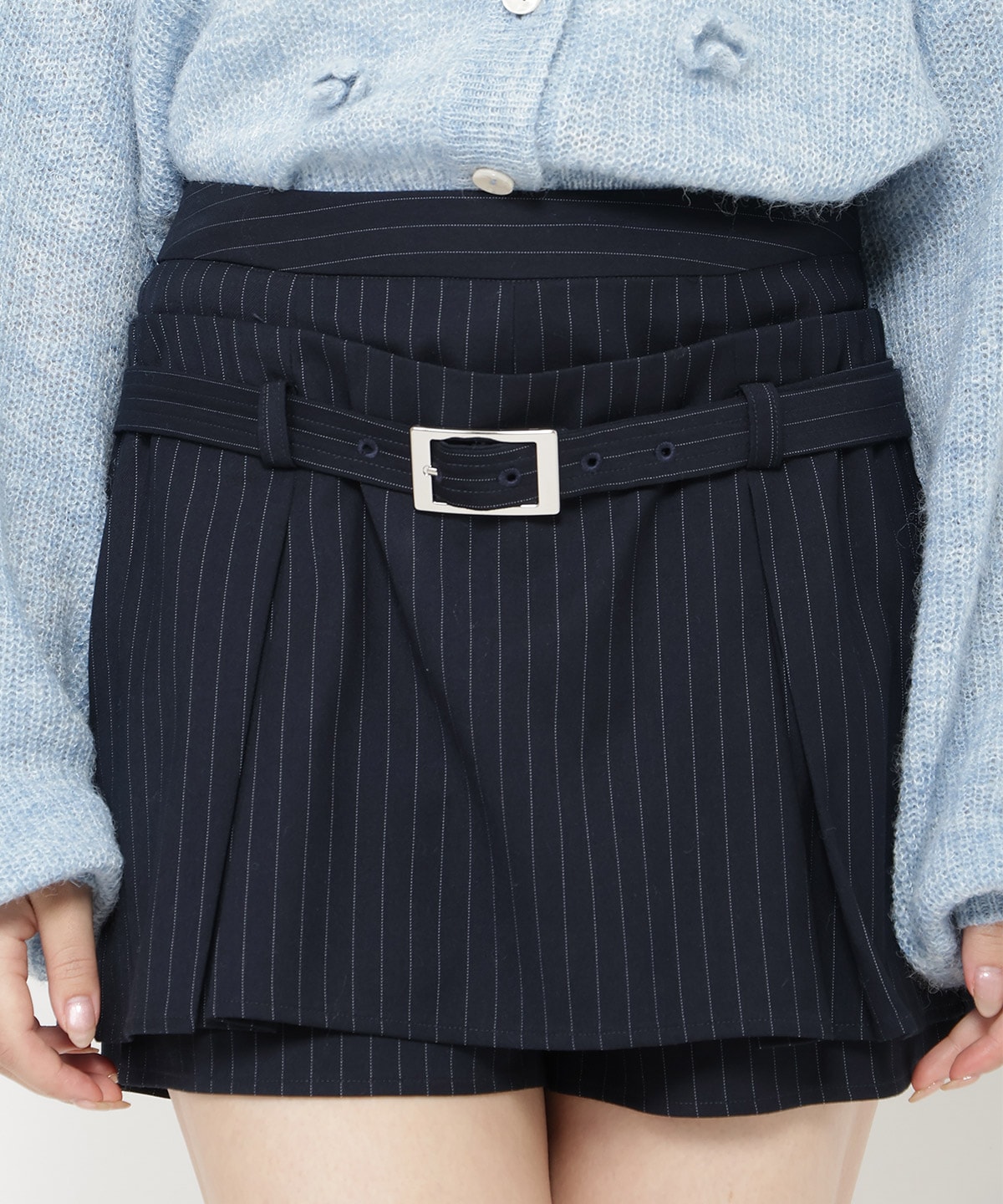 レイヤードデザインベルティッドショートパンツ