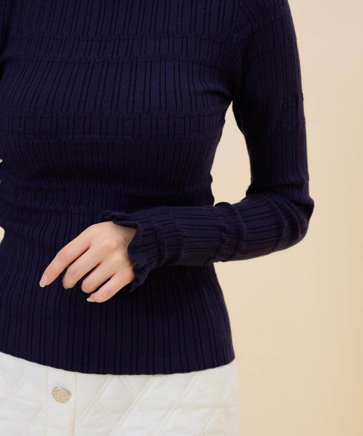 デザインリブタートルニット