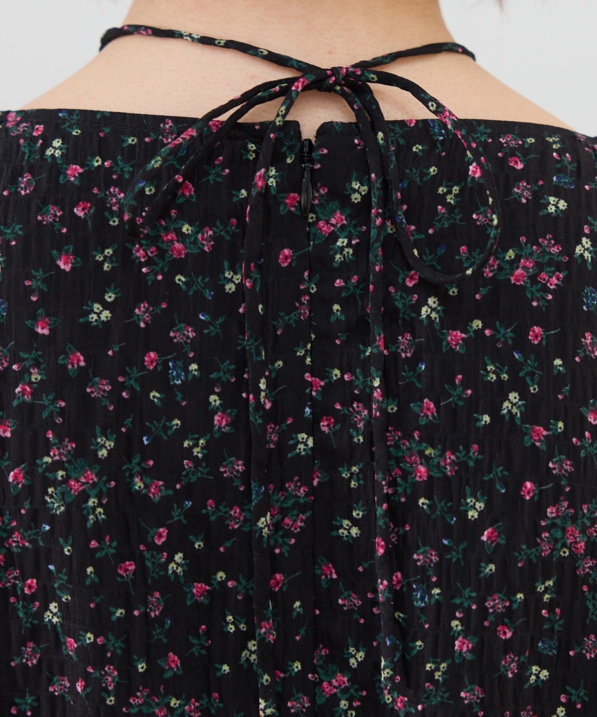 フラワープリントシャーリングワンピース