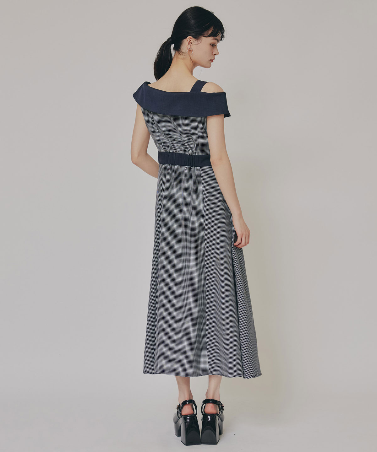 バイカラーアシメショルダーワンピース