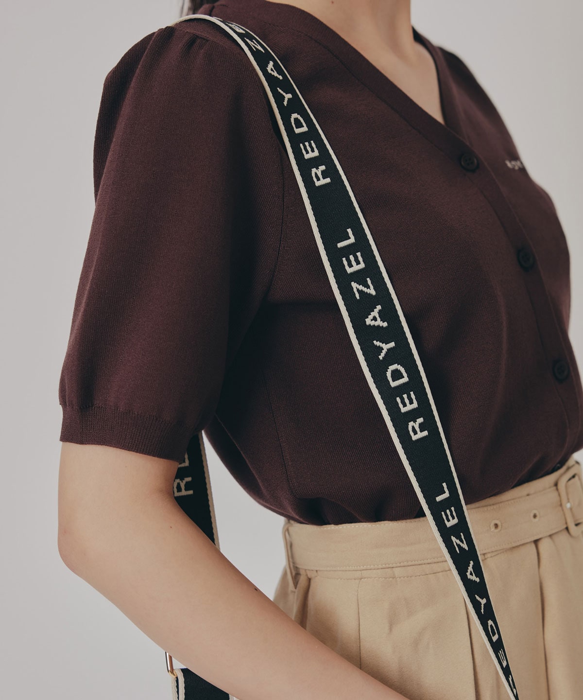 バックルデザインロゴストラップミニバッグ