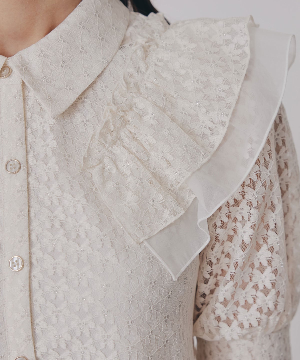 ラメレースフリルハーフスリーブブラウス