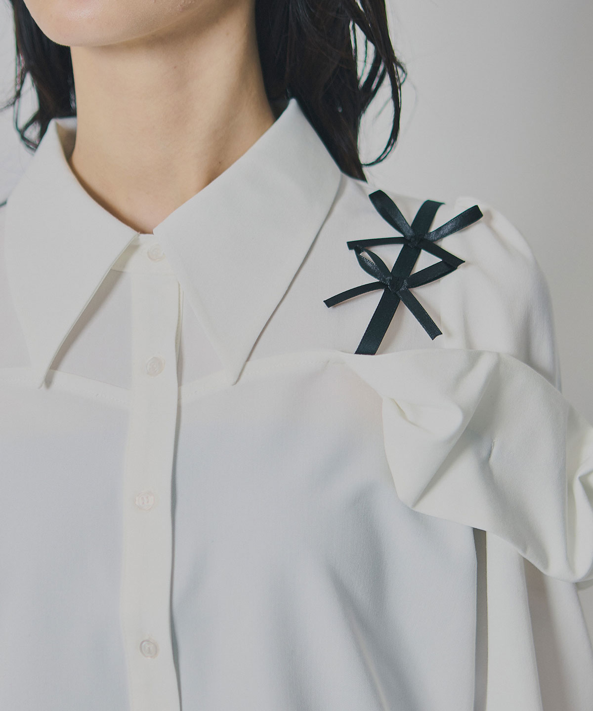 リボンフリルショルダーブラウス